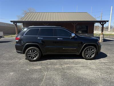 2022 Jeep Grand Cherokee WK Limited   - Photo 2 - Nocona, TX 76255