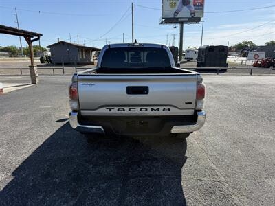 2022 Toyota Tacoma TRD Pro   - Photo 4 - Nocona, TX 76255