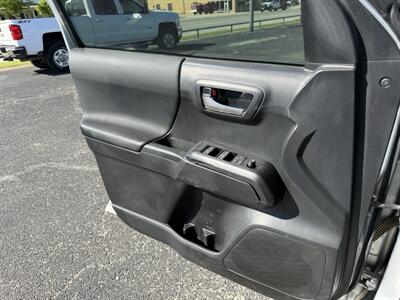 2022 Toyota Tacoma TRD Pro   - Photo 18 - Nocona, TX 76255