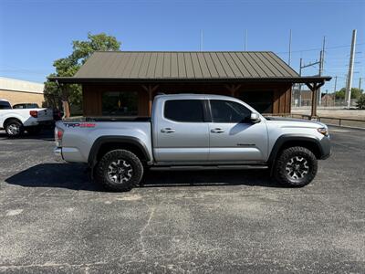 2022 Toyota Tacoma TRD Pro   - Photo 2 - Nocona, TX 76255