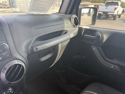 2016 Jeep Wrangler Unlimited 4WD   - Photo 12 - Nocona, TX 76255