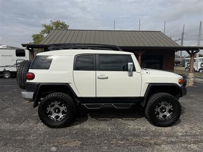 2012 Toyota FJ Cruiser   - Photo 2 - Nocona, TX 76255