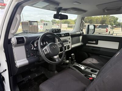 2012 Toyota FJ Cruiser   - Photo 13 - Nocona, TX 76255