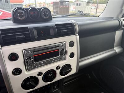 2012 Toyota FJ Cruiser   - Photo 15 - Nocona, TX 76255