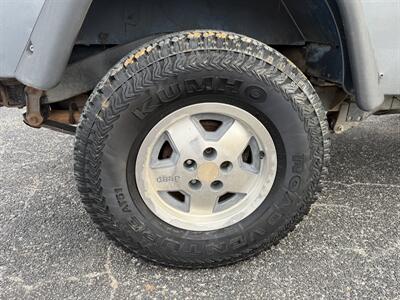 1989 Jeep Wrangler Laredo 2dr Laredo   - Photo 15 - Nocona, TX 76255