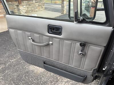 1989 Jeep Wrangler Laredo 2dr Laredo   - Photo 14 - Nocona, TX 76255