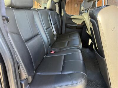 2008 Chevrolet Silverado 3500 LTZ   - Photo 11 - Nocona, TX 76255