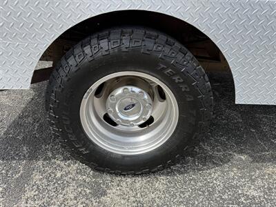 2005 Ford F-350 Lariat 4WD - Photo 19 - Nocona, TX 76255