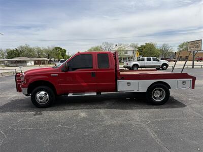 2005 Ford F-350 Lariat 4WD - Photo 6 - Nocona, TX 76255