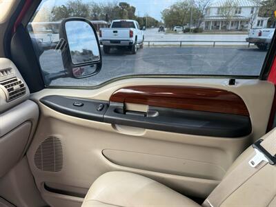 2005 Ford F-350 Lariat 4WD - Photo 14 - Nocona, TX 76255