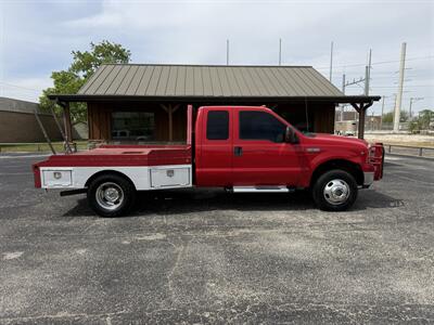 2005 Ford F-350 Lariat 4WD - Photo 2 - Nocona, TX 76255