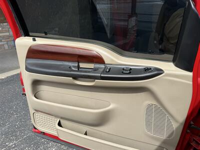 2005 Ford F-350 Lariat 4WD - Photo 17 - Nocona, TX 76255