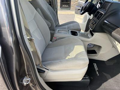 2016 Dodge Grand Caravan SXT - Photo 10 - Nocona, TX 76255