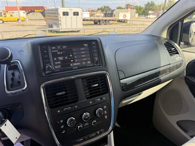 2016 Dodge Grand Caravan SXT - Photo 14 - Nocona, TX 76255