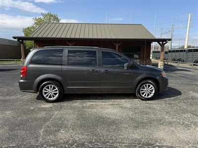 2016 Dodge Grand Caravan SXT - Photo 2 - Nocona, TX 76255