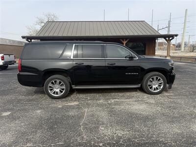 2015 Chevrolet Suburban LT   - Photo 2 - Nocona, TX 76255