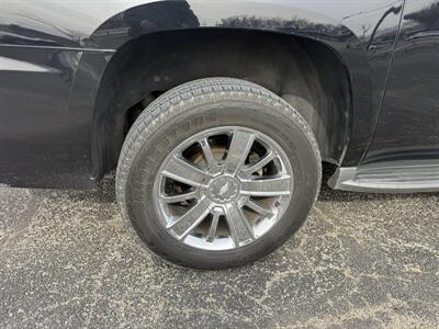 2015 Chevrolet Suburban LT   - Photo 18 - Nocona, TX 76255