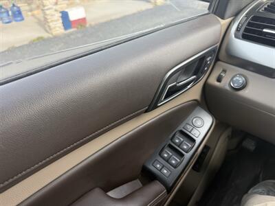 2015 Chevrolet Suburban LT   - Photo 17 - Nocona, TX 76255