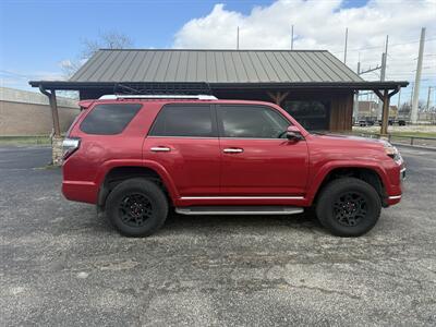 2019 Toyota 4Runner Limited 4WD   - Photo 2 - Nocona, TX 76255