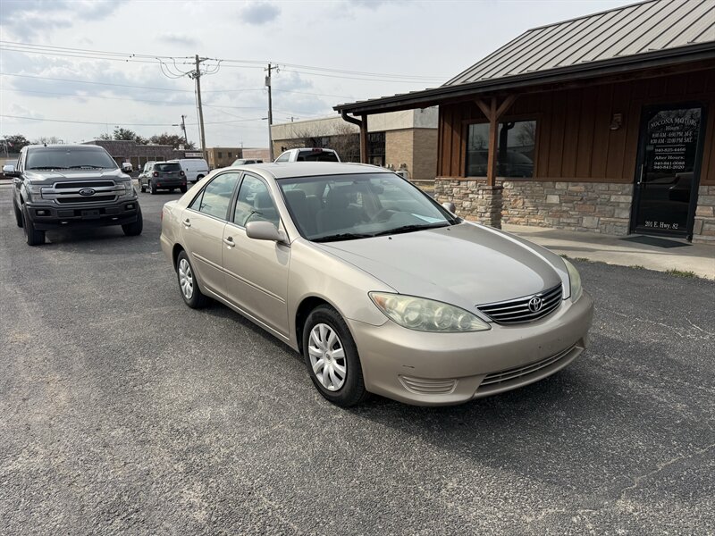 2005 Toyota Camry LE