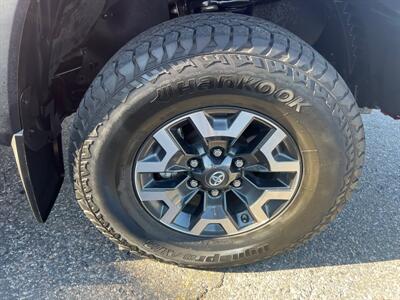 2017 Toyota Tacoma TRD Off-Road   - Photo 16 - Billings, MT 59102