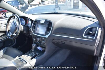 2011 Chrysler 300C   - Photo 36 - Downers Grove, IL 60515