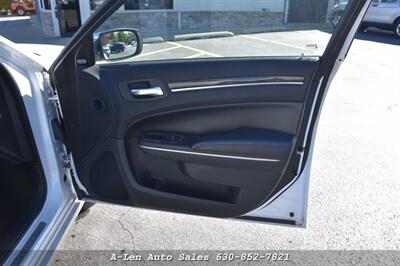 2011 Chrysler 300C   - Photo 35 - Downers Grove, IL 60515