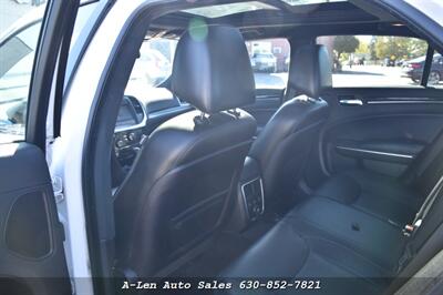 2011 Chrysler 300C   - Photo 25 - Downers Grove, IL 60515