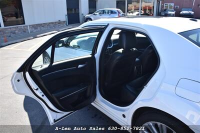 2011 Chrysler 300C   - Photo 23 - Downers Grove, IL 60515