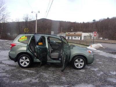 2014 Subaru Forester 2.5i Premium  All-Wheel Drive - Photo 16 - Tamaqua, PA 18252