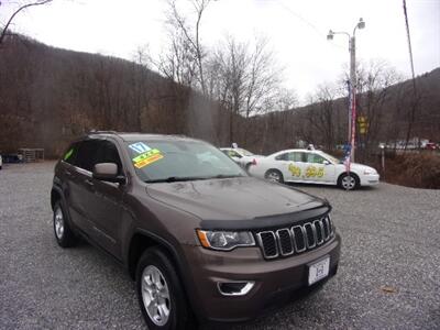 2017 Jeep Grand Cherokee Laredo E  4x4 - Photo 6 - Tamaqua, PA 18252