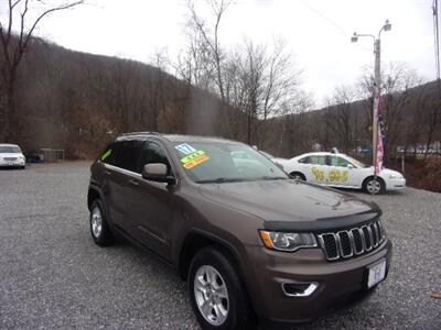 2017 Jeep Grand Cherokee Laredo E  4x4 - Photo 7 - Tamaqua, PA 18252