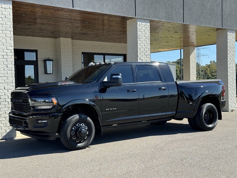 2023 RAM 3500 Limited   - Photo 4 - Martin, TN 38237