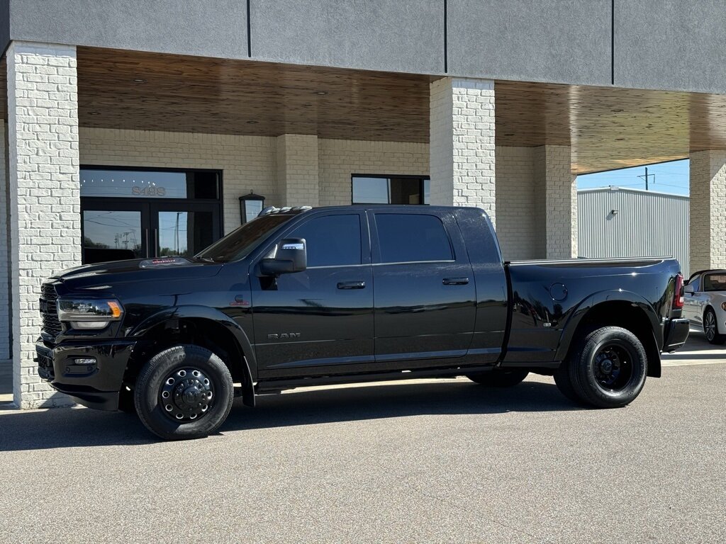 2023 RAM 3500 Limited   - Photo 5 - Martin, TN 38237