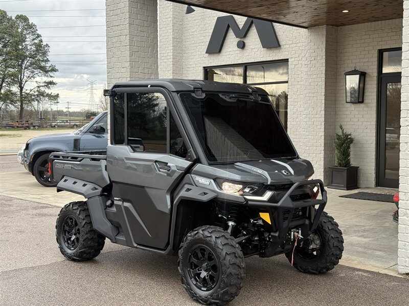 2022 Can-Am Defender Limited HD10   - Photo 1 - Martin, TN 38237