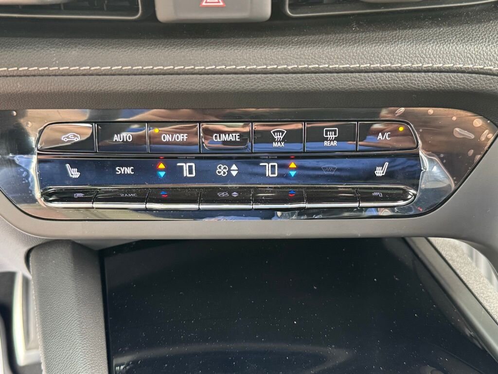 2023 Buick Envision Essence   - Photo 30 - Martin, TN 38237