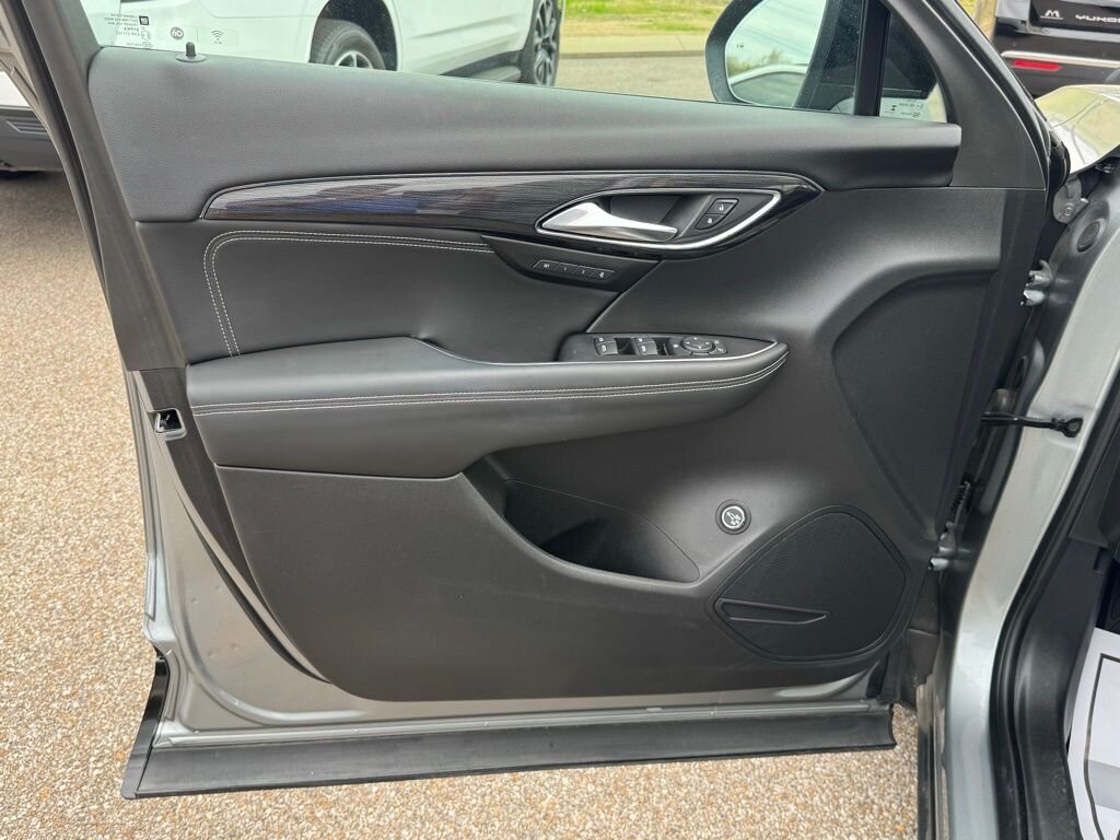 2023 Buick Envision Essence   - Photo 36 - Martin, TN 38237