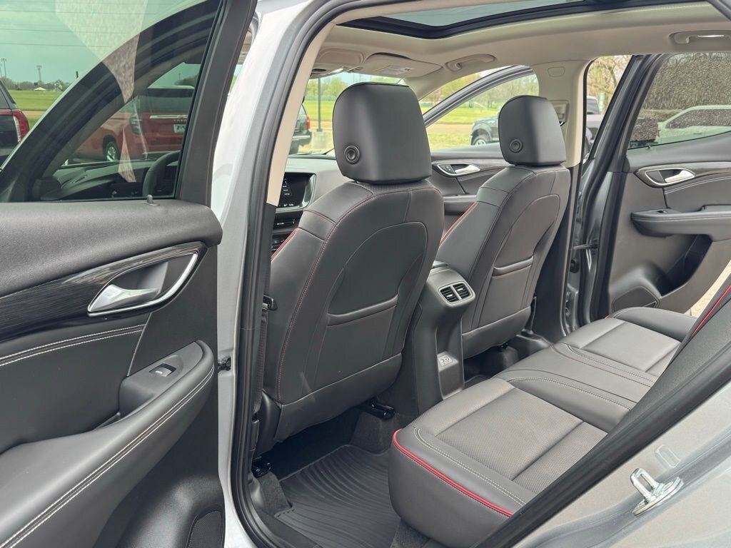 2023 Buick Envision Essence   - Photo 37 - Martin, TN 38237