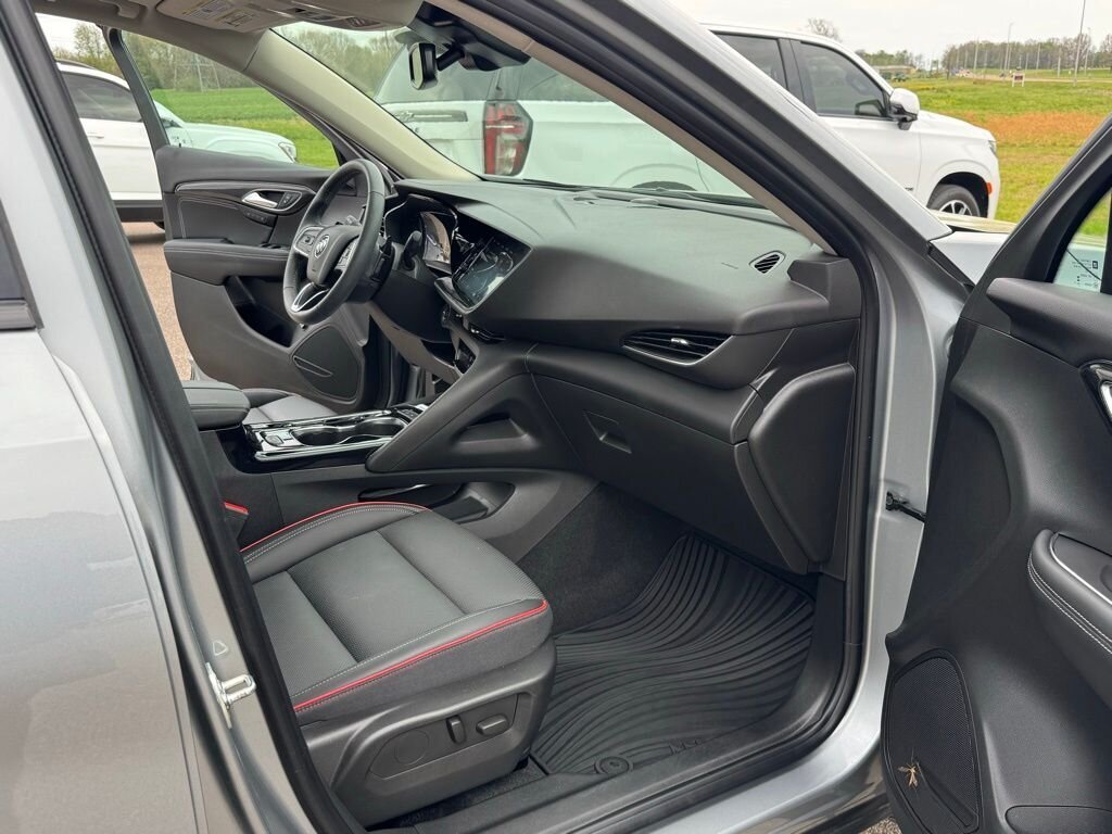 2023 Buick Envision Essence   - Photo 44 - Martin, TN 38237