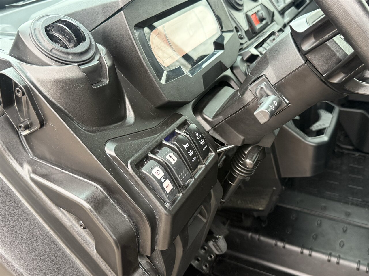 2024 Can-Am Defender MAX Limited HD10   - Photo 13 - Martin, TN 38237