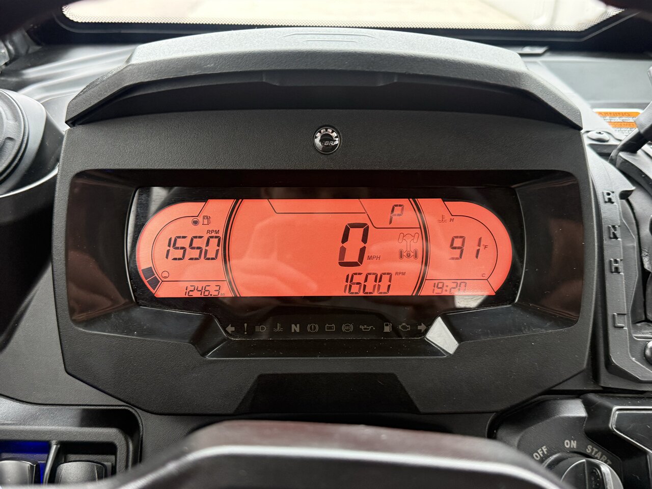 2024 Can-Am Defender MAX Limited HD10   - Photo 15 - Martin, TN 38237