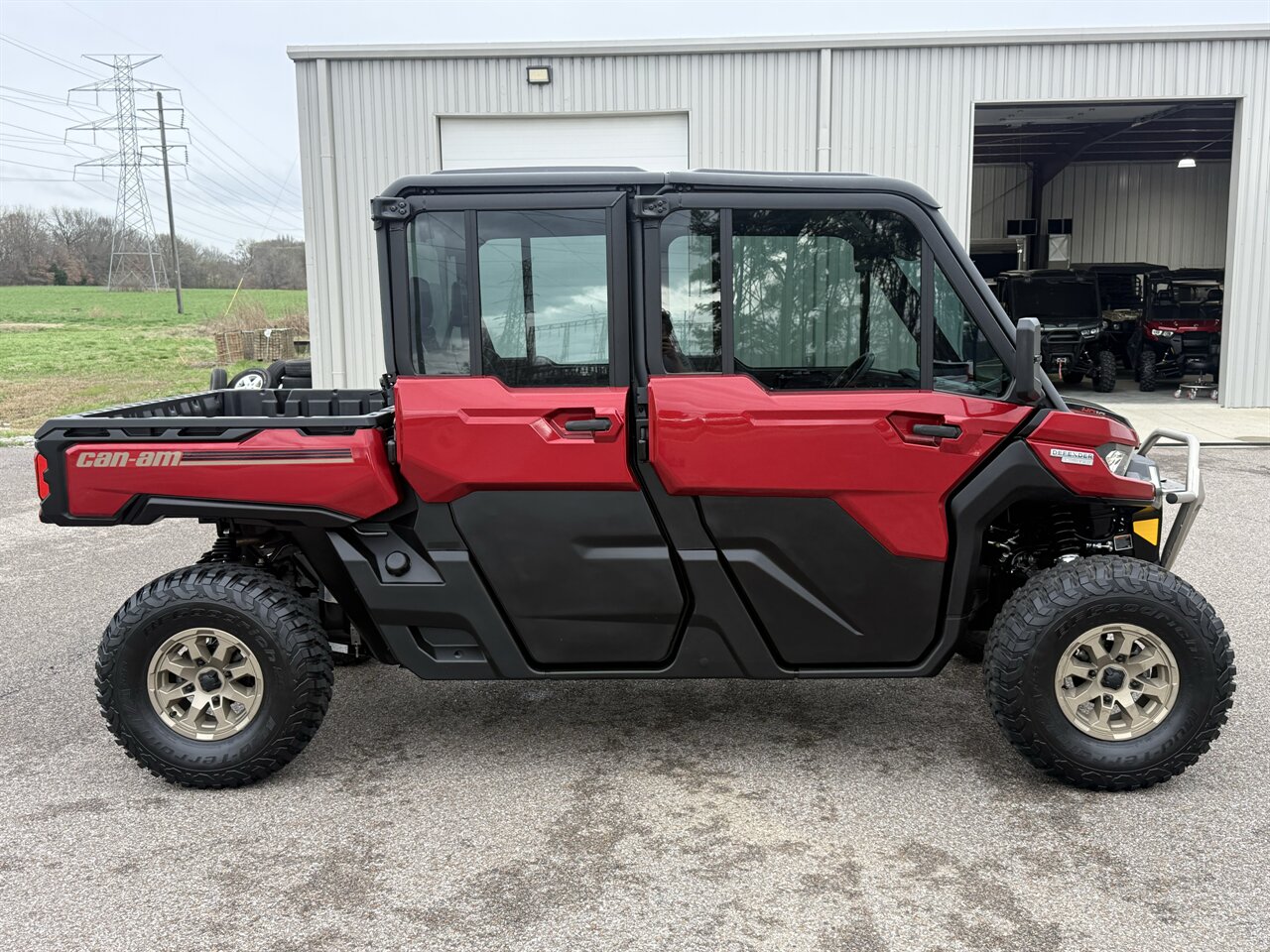 2024 Can-Am Defender MAX Limited HD10   - Photo 8 - Martin, TN 38237