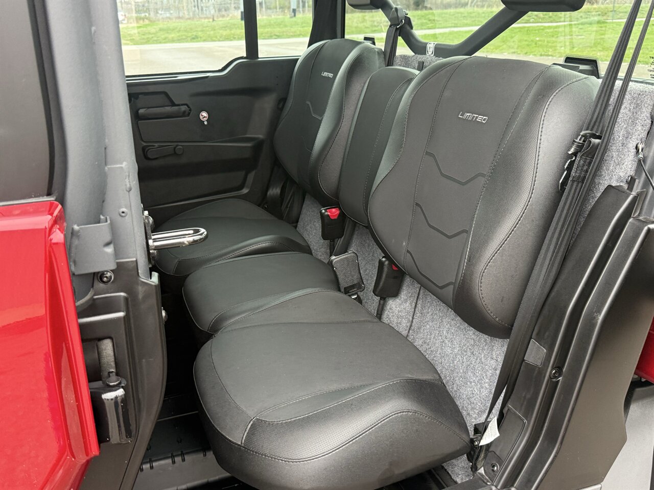 2024 Can-Am Defender MAX Limited HD10   - Photo 12 - Martin, TN 38237