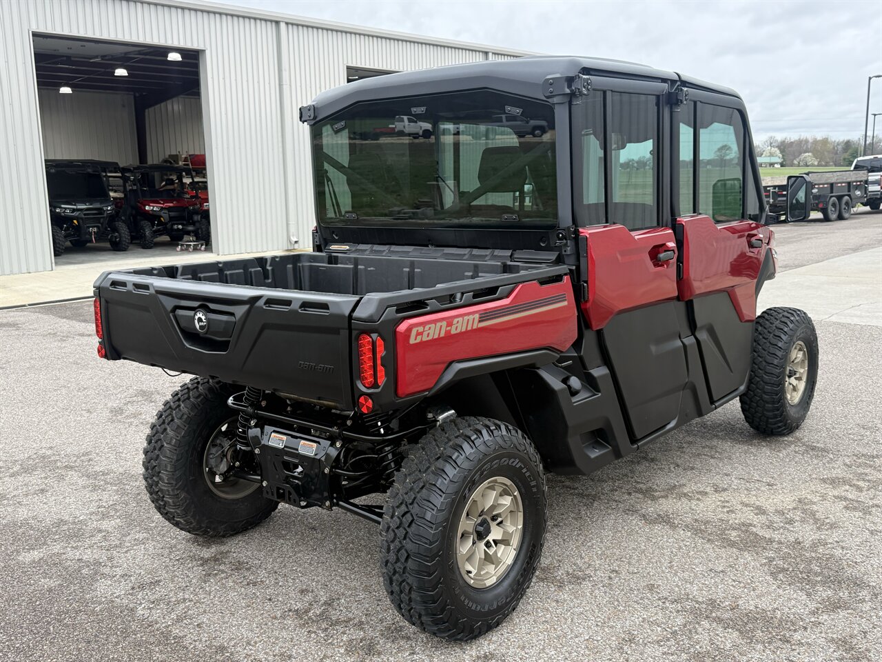 2024 Can-Am Defender MAX Limited HD10   - Photo 7 - Martin, TN 38237