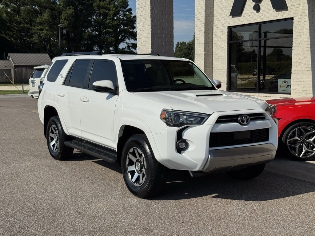 2022 Toyota 4Runner TRD Off-Road - Photo 17 - Martin, TN 38237