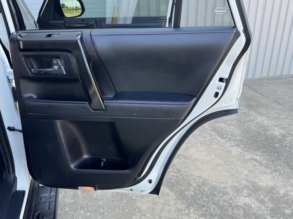 2022 Toyota 4Runner TRD Off-Road - Photo 41 - Martin, TN 38237