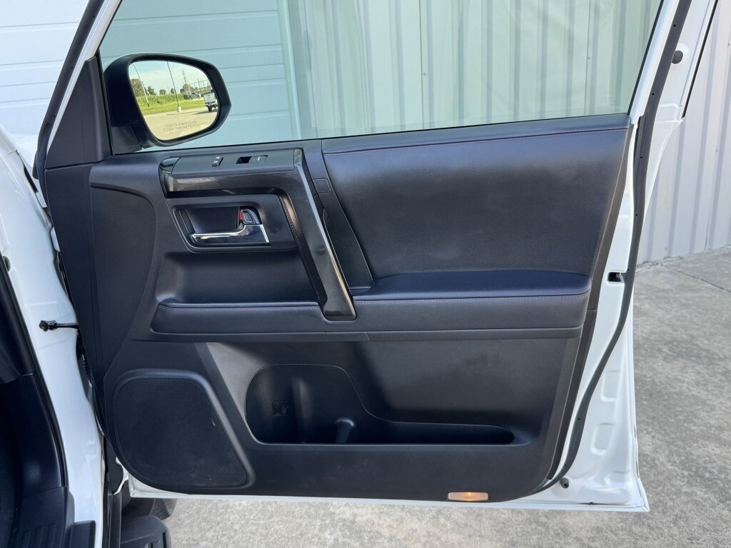 2022 Toyota 4Runner TRD Off-Road - Photo 44 - Martin, TN 38237