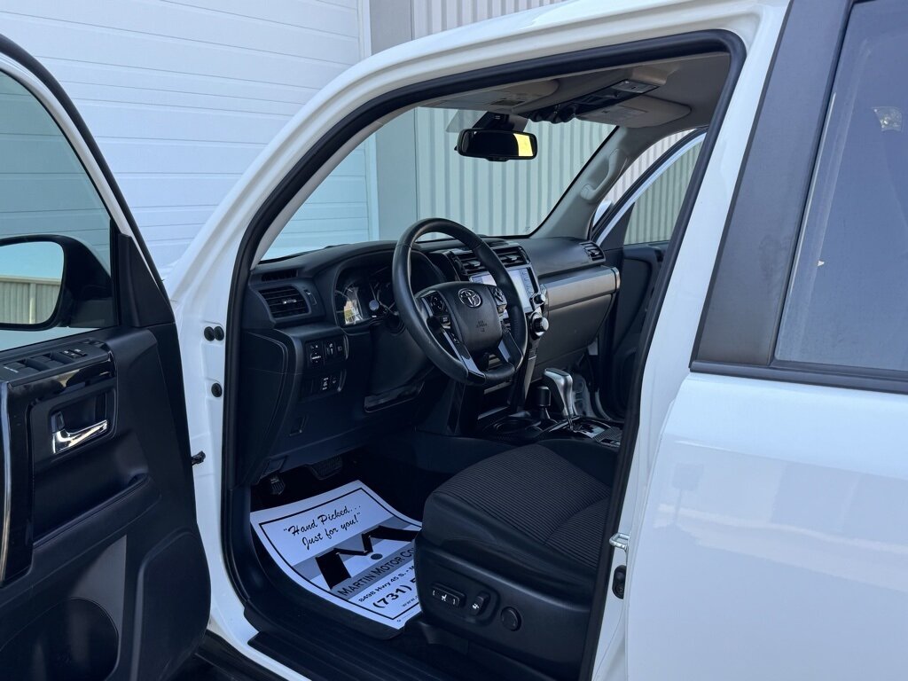 2022 Toyota 4Runner TRD Off-Road - Photo 20 - Martin, TN 38237