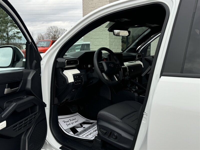 2024 Toyota Tacoma TRD Off Road   - Photo 2 - Martin, TN 38237