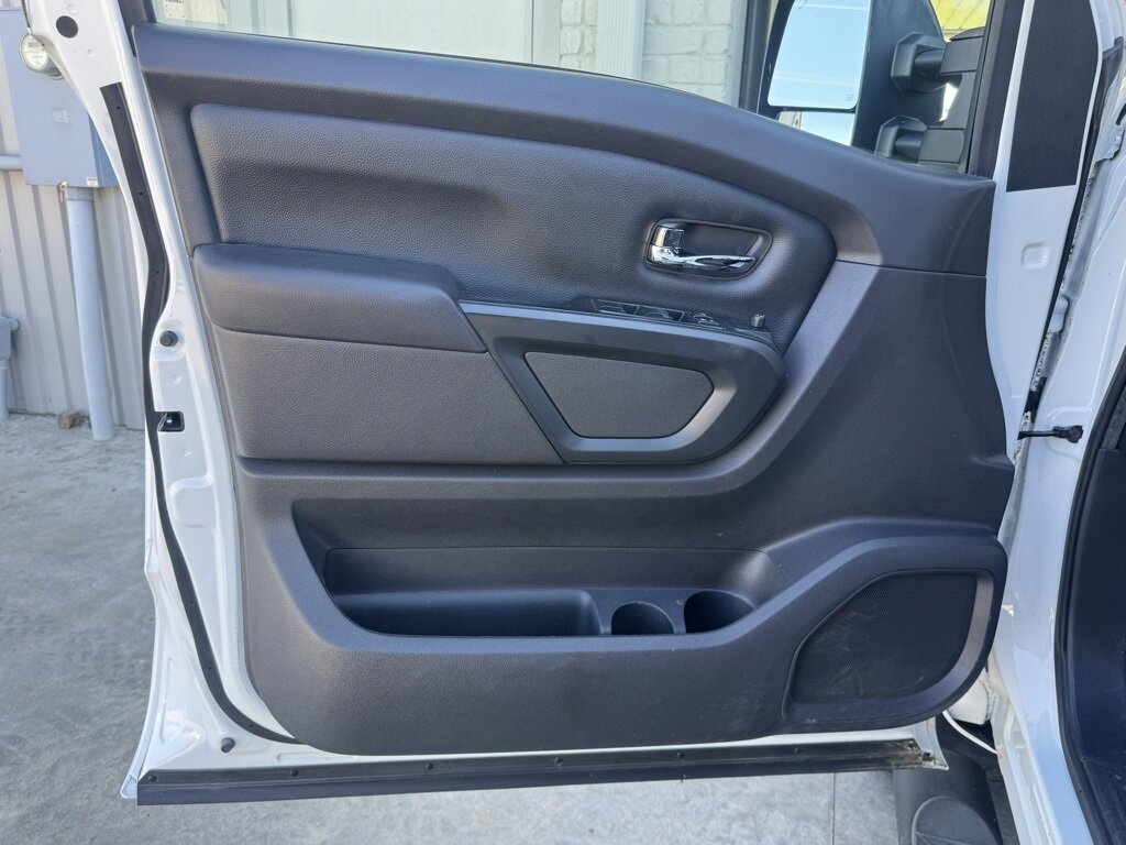 2019 Nissan Titan SV - Photo 35 - Martin, TN 38237